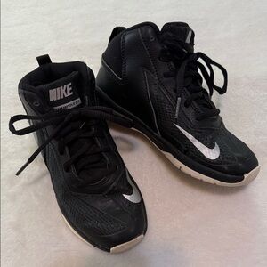 Nike Team Hustle D 9 Kids Basketball Sneakers Little Boys 13C